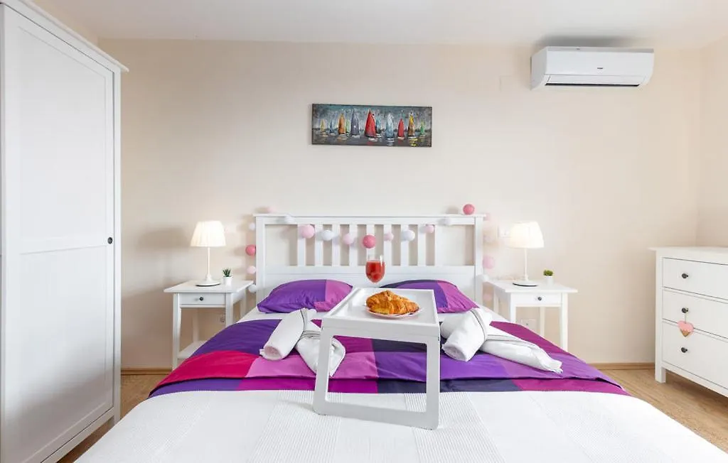 Nina Rose Boutique Villa لوفغان
