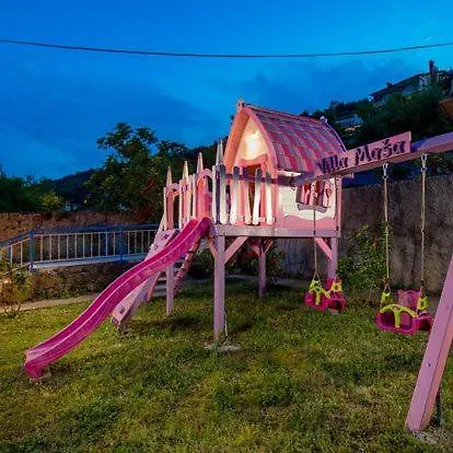 Nina Rose Boutique Villa لوفغان